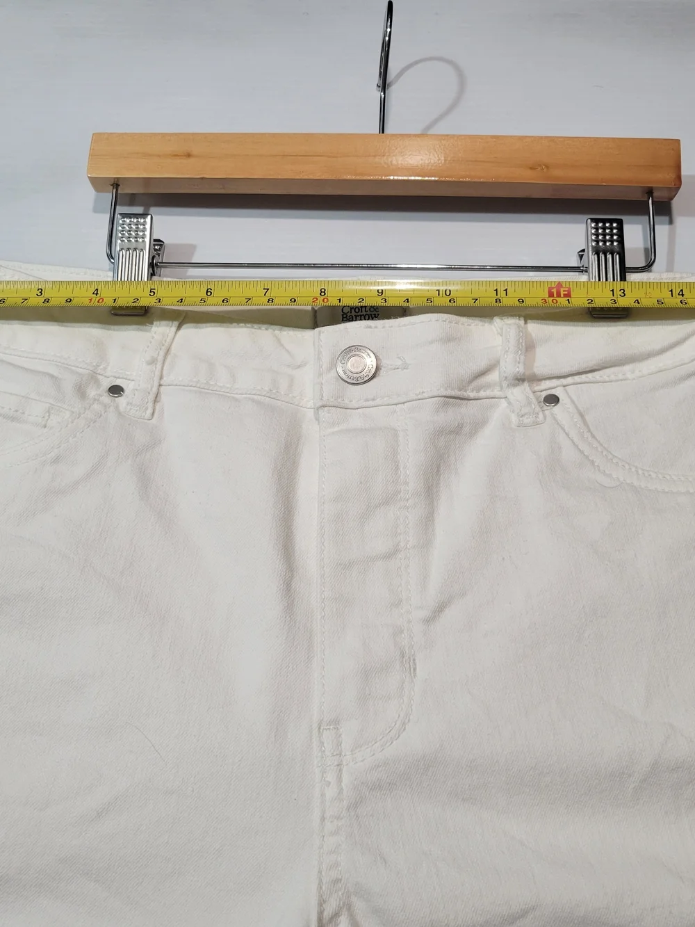 Croft & Barrow Womens Size 12 White Stretch Denim Bermuda Shorts 5 Pocket Classi